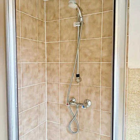 Apartment Doppelzimmer Mit Privatem Bad Portschach am Woerthersee