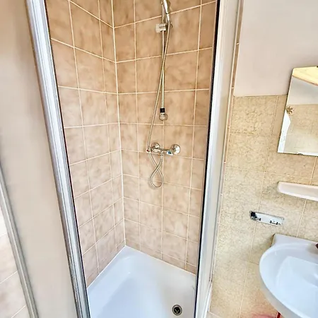 Doppelzimmer Mit Privatem Bad Apartment *
